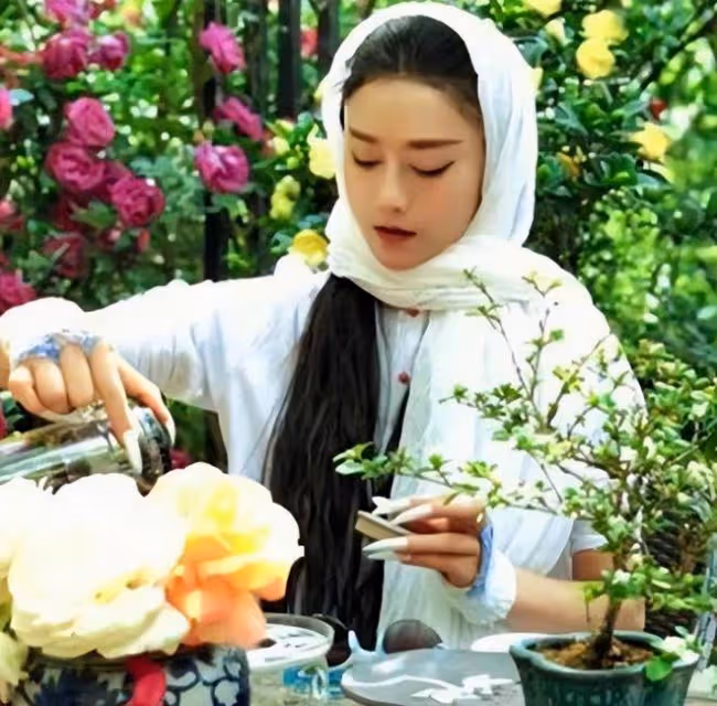舞者楊麗萍：30年不吃米麵，先後放棄2個摯愛，她到底圖啥？