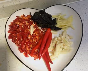 超 下飯的爆炒香辣牛蛙
