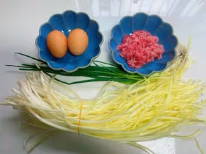 韭黃肉絲炒雞蛋