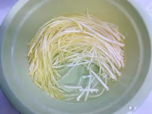 韭黃肉絲炒雞蛋