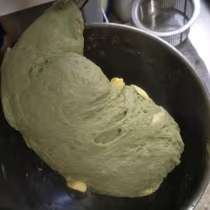 抹茶蔓越莓軟歐包