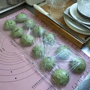 抹茶蔓越莓軟歐包