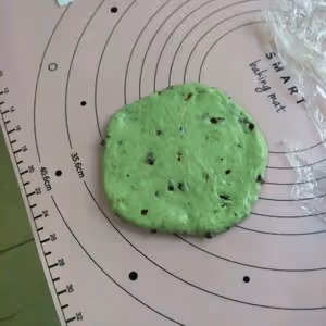 抹茶蔓越莓軟歐包