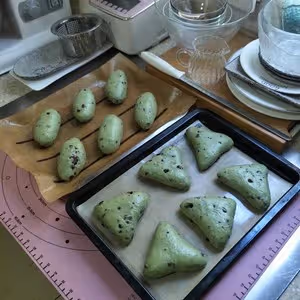 抹茶蔓越莓軟歐包