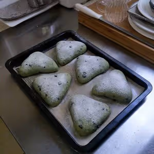 抹茶蔓越莓軟歐包