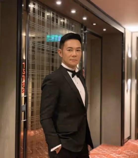 59歲影帝稱內地物價便宜，開百萬豪車回港，嫌35元一小時停車費貴
