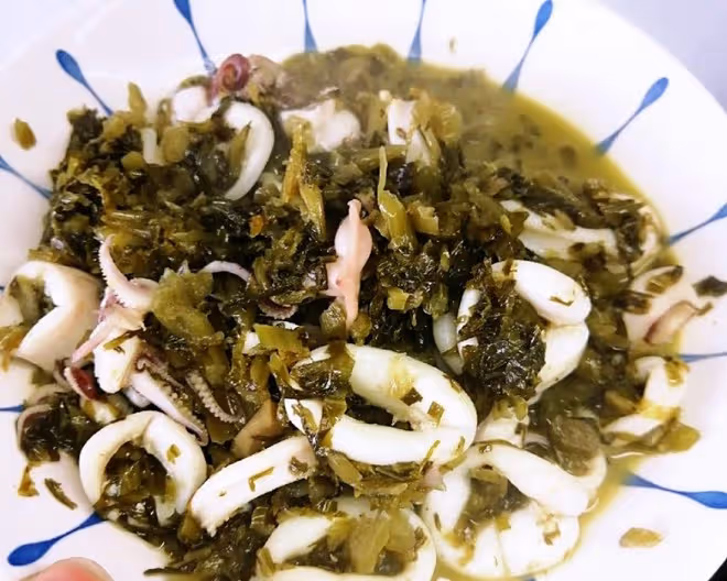 菜叔家常菜：雪菜炒魷魚