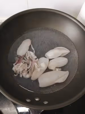 菜叔家常菜：雪菜炒魷魚