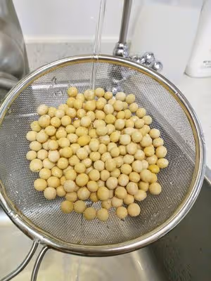 破壁機版 微甜的無渣紅棗豆漿（4人份）內藏營養師推薦的最佳豆水比例，掌握以後你就無敵了！