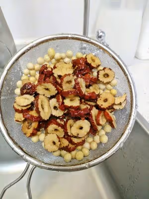 破壁機版 微甜的無渣紅棗豆漿（4人份）內藏營養師推薦的最佳豆水比例，掌握以後你就無敵了！