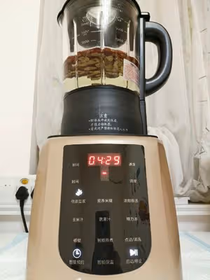 破壁機版 微甜的無渣紅棗豆漿（4人份）內藏營養師推薦的最佳豆水比例，掌握以後你就無敵了！