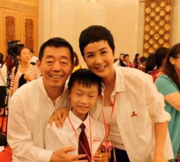 4位「假戲真做」的女演員，戲沒拍完就懷孕了，網友：就不能忍忍