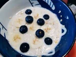 ［空氣炸鍋］香蕉牛奶烤燕麥（也可叫香蕉蛋糕，減脂期可吃的治癒系甜品）
