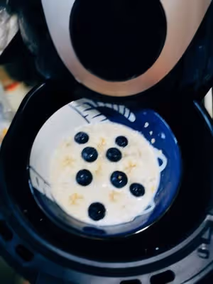 ［空氣炸鍋］香蕉牛奶烤燕麥（也可叫香蕉蛋糕，減脂期可吃的治癒系甜品）