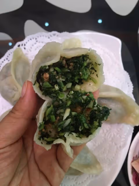 媽媽味道的蘿蔔纓燙麵包子