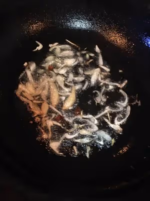 媽媽味道的蘿蔔纓燙麵包子