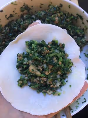 媽媽味道的蘿蔔纓燙麵包子