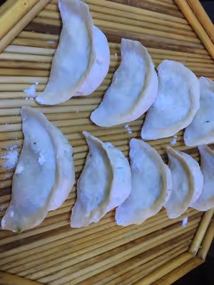 媽媽味道的蘿蔔纓燙麵包子