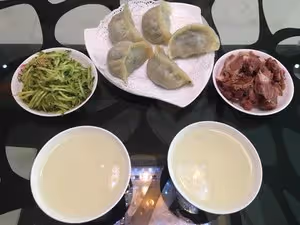 媽媽味道的蘿蔔纓燙麵包子
