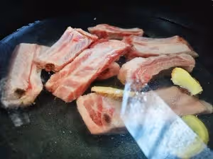 蜜汁烤肋排🍖（煮後再烤版）