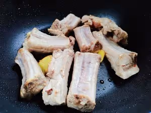 蜜汁烤肋排🍖（煮後再烤版）