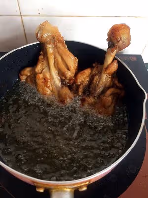 香酥香骨雞腿(˶‾᷄ ⁻̫ ‾᷅˵)