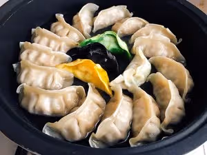鍋貼/煎餃—如何用速凍餃子製作完美煎餃（少油）