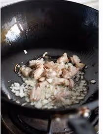 芹菜炒肉