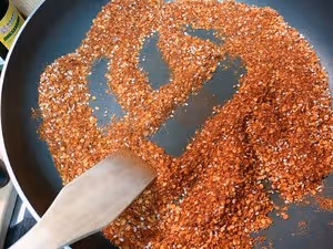 用洋蔥也叫蔥爆的-孜然羊肉