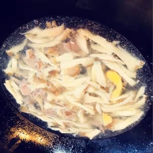 秀珍菇肉片湯
