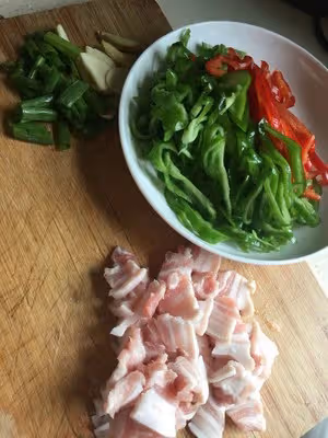 青椒小炒五花肉