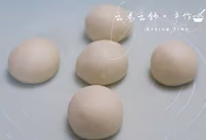 芝士控的最愛🔥香蒜脆腸芝士包