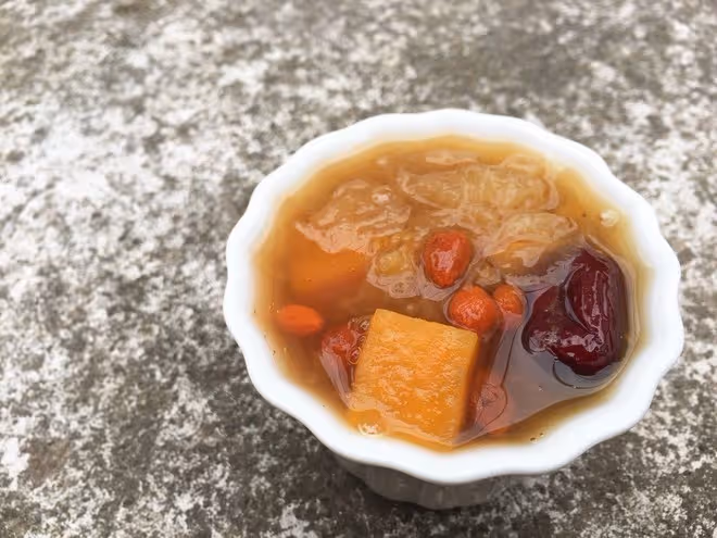 鮮銀耳番薯紅棗糖水羹