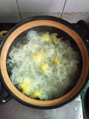 鮮銀耳番薯紅棗糖水羹