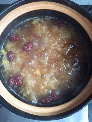 鮮銀耳番薯紅棗糖水羹