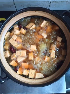 鮮銀耳番薯紅棗糖水羹