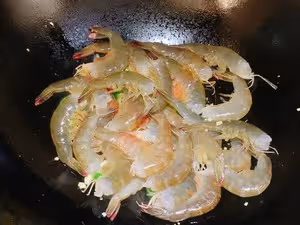 超級過癮❗️家常下飯菜辣炒大蝦🍤