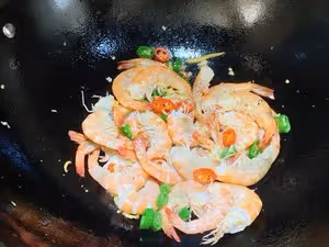 超級過癮❗️家常下飯菜辣炒大蝦🍤