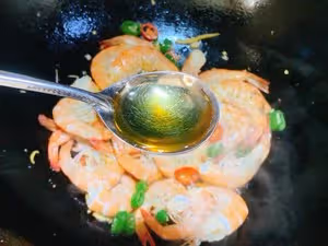 超級過癮❗️家常下飯菜辣炒大蝦🍤