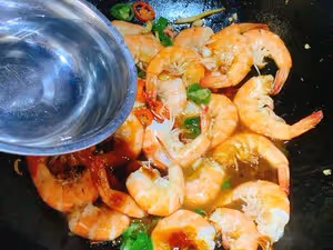 超級過癮❗️家常下飯菜辣炒大蝦🍤