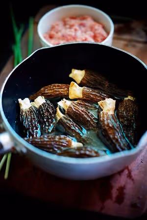 羊肚菌釀肉