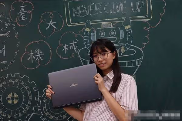 母女「共吃一碗滷肉飯」單親女生靠領低收長大，為報答越南母親，發奮考上台大機械工程系，網：寒門出孝女