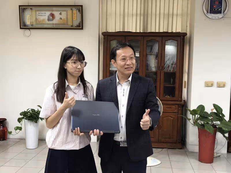 母女「共吃一碗滷肉飯」單親女生靠領低收長大，為報答越南母親，發奮考上台大機械工程系，網：寒門出孝女