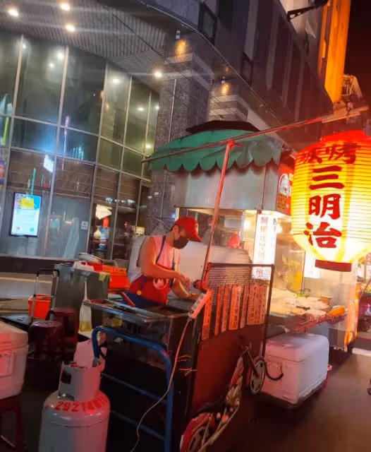 本土男星吳懷中「夜市擺攤5年」打四份工養妻小「鄰居出奧步擋財路」他霸氣回擊惹爆贊