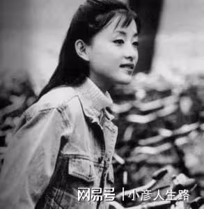 楊瀾，離開央視奔赴愛情，嫁富豪生一子一女，如今家庭幸福事業旺