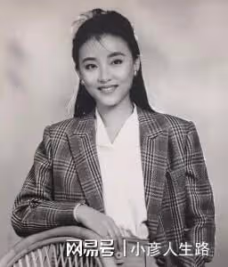 楊瀾，離開央視奔赴愛情，嫁富豪生一子一女，如今家庭幸福事業旺
