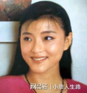 楊瀾，離開央視奔赴愛情，嫁富豪生一子一女，如今家庭幸福事業旺