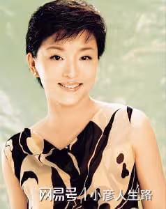 楊瀾，離開央視奔赴愛情，嫁富豪生一子一女，如今家庭幸福事業旺