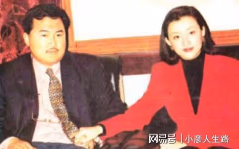 楊瀾，離開央視奔赴愛情，嫁富豪生一子一女，如今家庭幸福事業旺