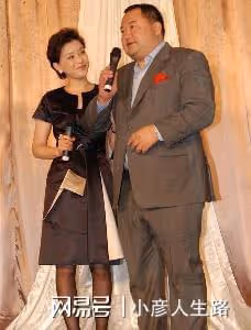 楊瀾，離開央視奔赴愛情，嫁富豪生一子一女，如今家庭幸福事業旺